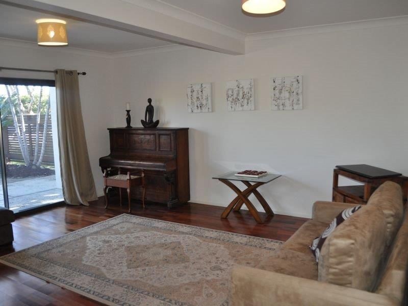 37 Dammeral Crescent, Emerald Beach NSW 2456