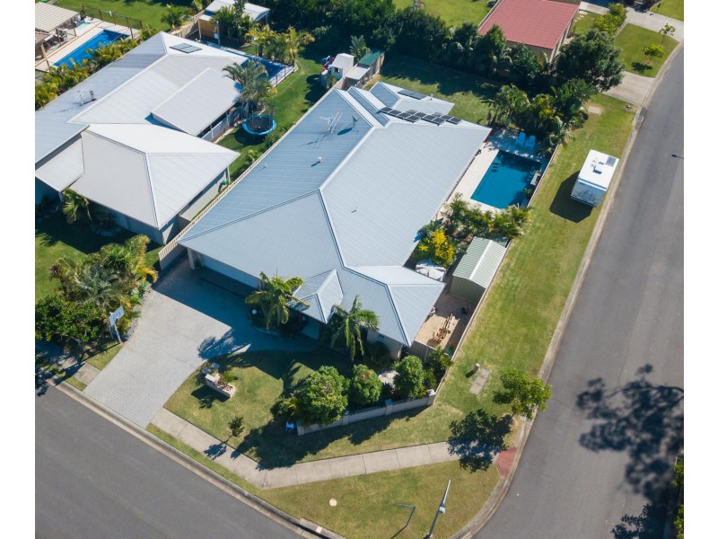 2 Admiralty Drive, Safety Beach NSW 2456