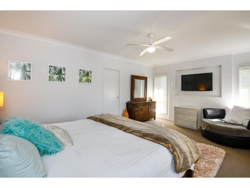 2 Admiralty Drive, Safety Beach NSW 2456