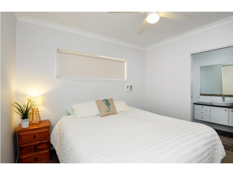 2 Admiralty Drive, Safety Beach NSW 2456