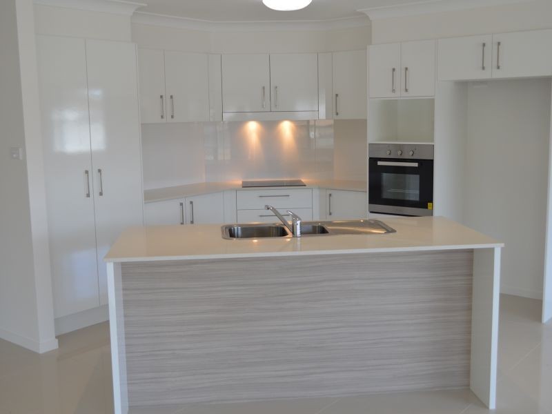 1 Helmsman Close, Safety Beach NSW 2456