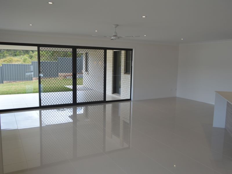 1 Helmsman Close, Safety Beach NSW 2456