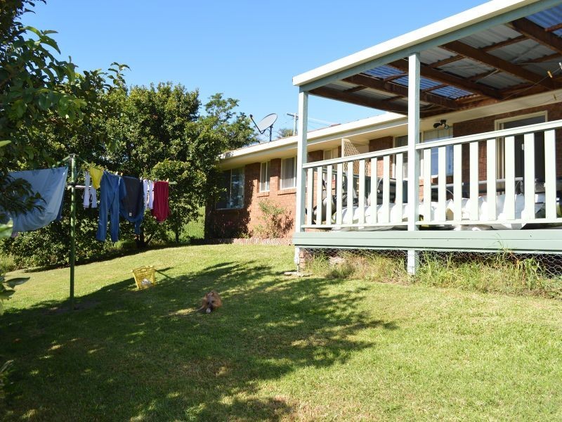 11 Barnes Street, Woolgoolga NSW 2456