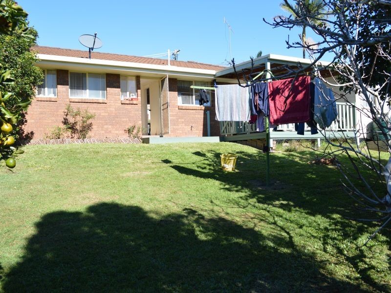 11 Barnes Street, Woolgoolga NSW 2456