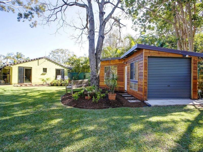 17 Beacon Crescent, Emerald Beach NSW 2456