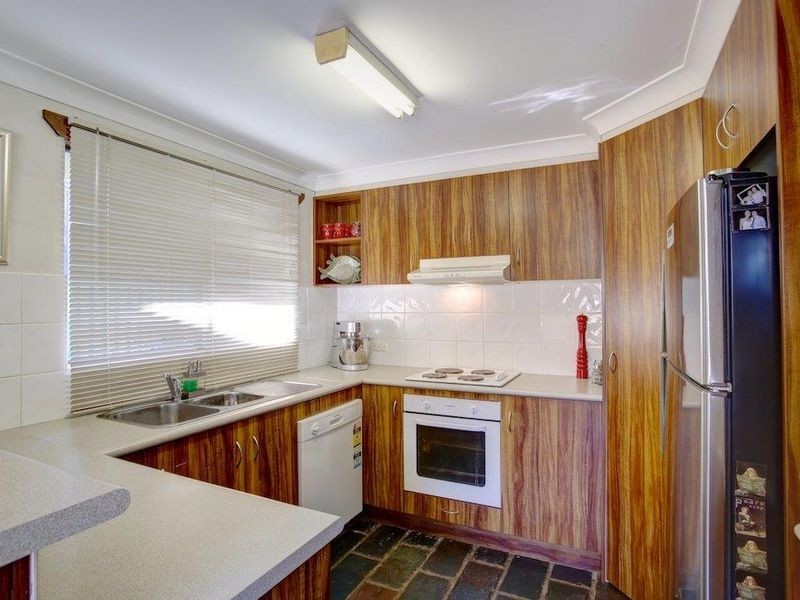 17 Beacon Crescent, Emerald Beach NSW 2456