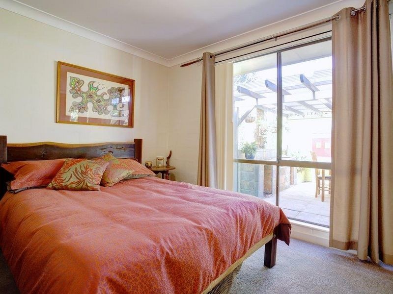 17 Beacon Crescent, Emerald Beach NSW 2456