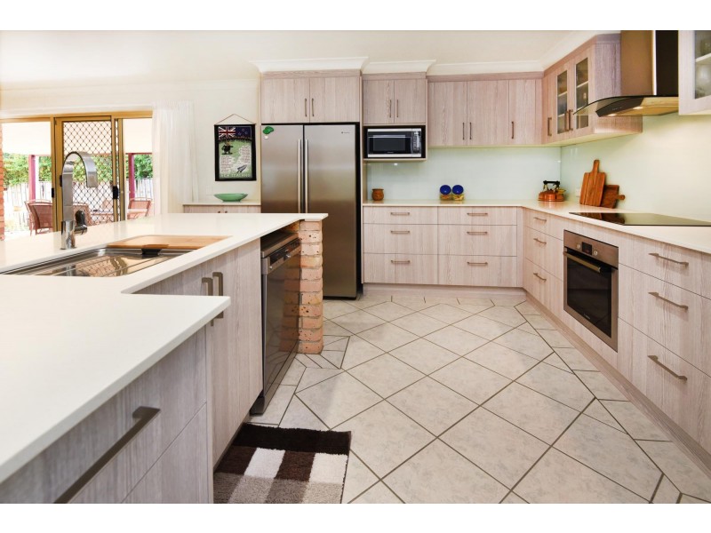 10 Ocean Links Close, Safety Beach NSW 2456