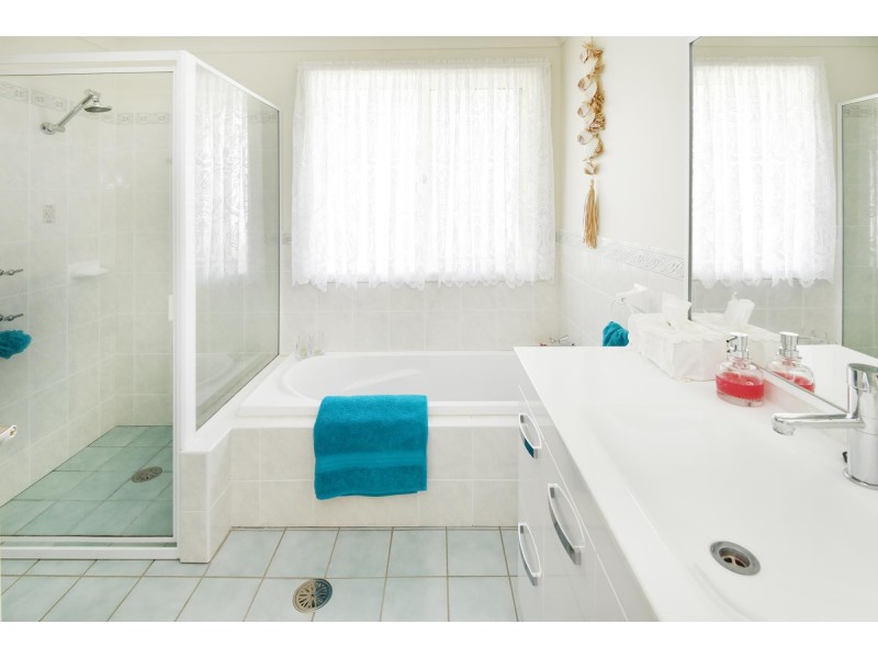 10 Ocean Links Close, Safety Beach NSW 2456