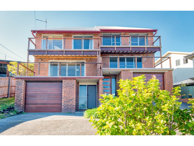 1/8 Lighthouse Crescent, Emerald Beach NSW 2456