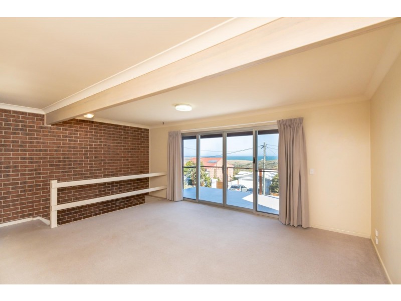 1/8 Lighthouse Crescent, Emerald Beach NSW 2456