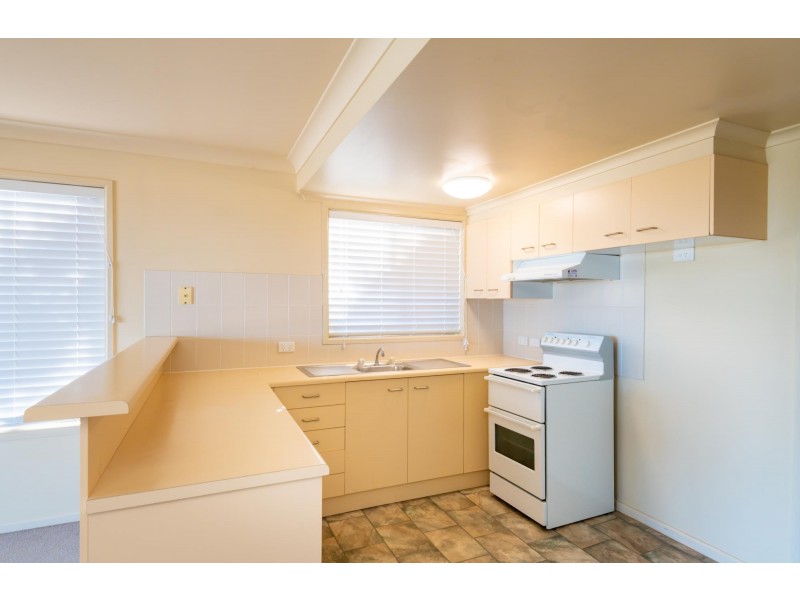 1/8 Lighthouse Crescent, Emerald Beach NSW 2456