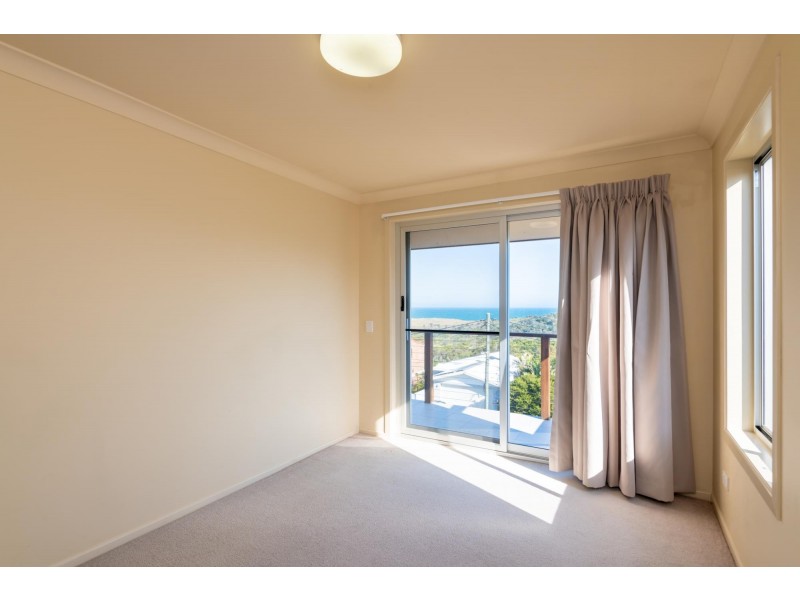 1/8 Lighthouse Crescent, Emerald Beach NSW 2456