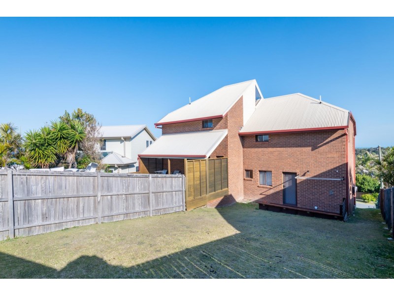 1/8 Lighthouse Crescent, Emerald Beach NSW 2456