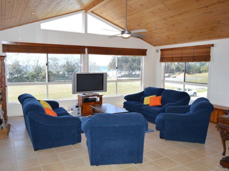 96 Sandys Beach Drive, Sandy Beach NSW 2456