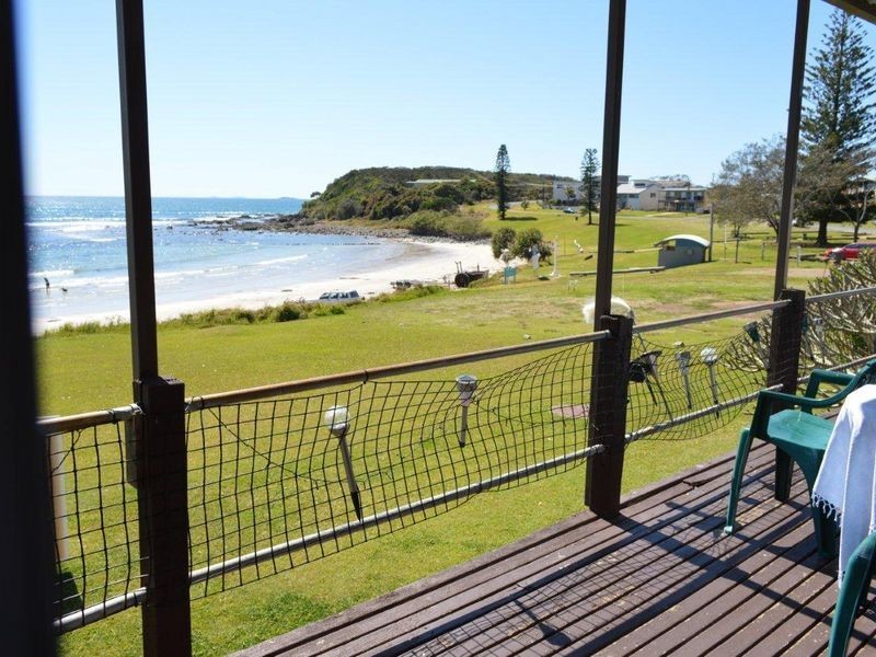 2 First Avenue, Arrawarra Headland NSW 2456
