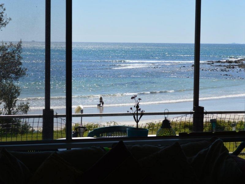 2 First Avenue, Arrawarra Headland NSW 2456