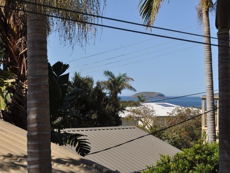 14 Ocean View Crescent, Emerald Beach NSW 2456