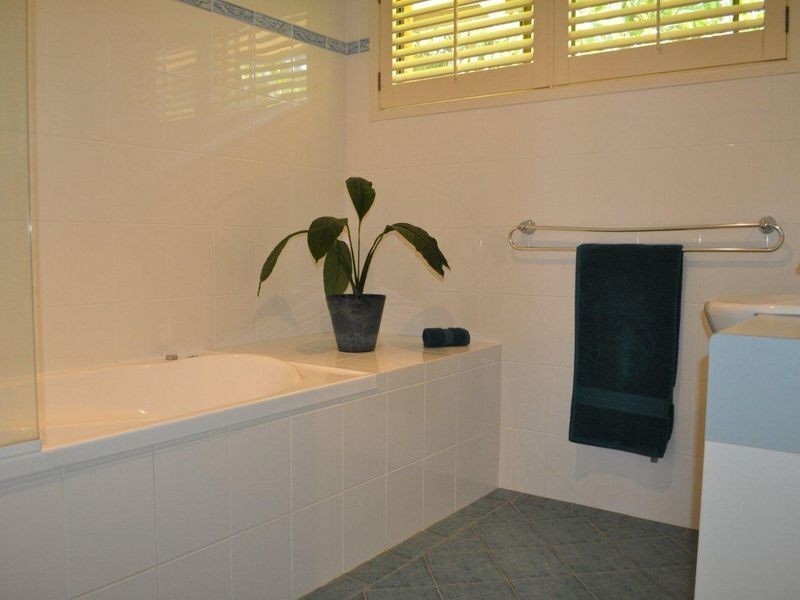 14 Ocean View Crescent, Emerald Beach NSW 2456
