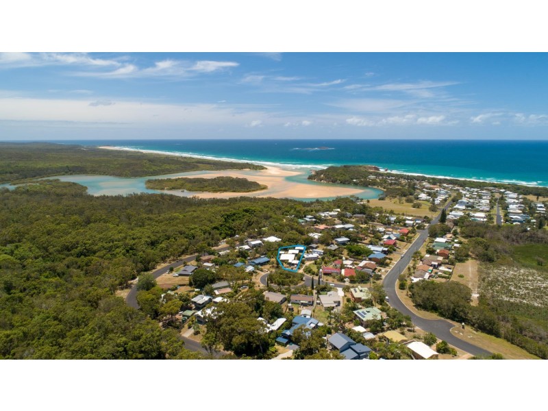18 Martin Place, Red Rock NSW 2456