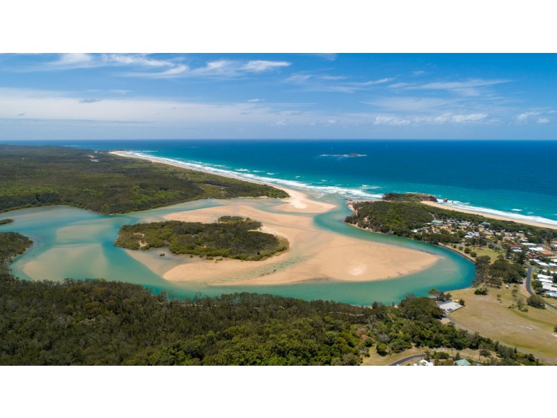 18 Martin Place, Red Rock NSW 2456