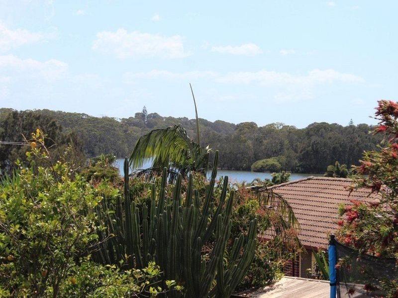 25 Sunset Avenue, Woolgoolga NSW 2456