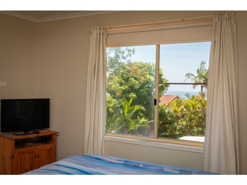 13 Dammerel Crescent, Emerald Beach NSW 2456