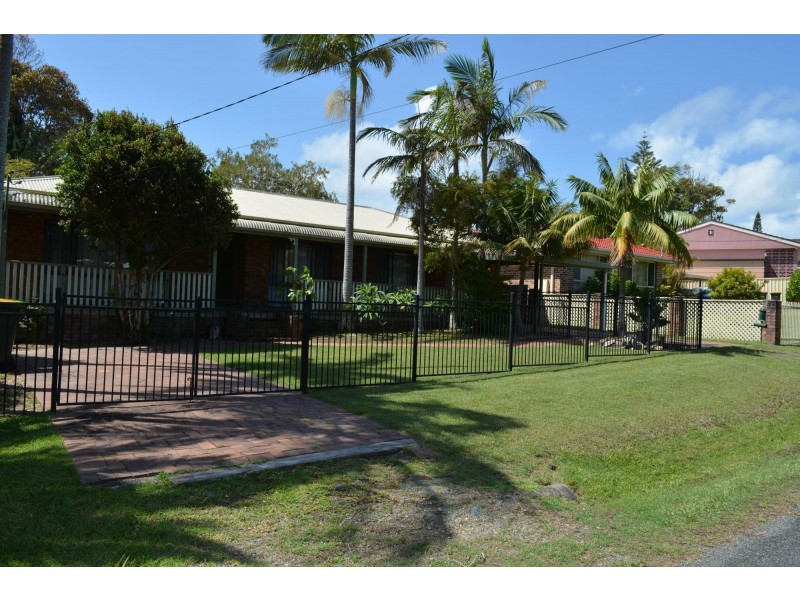 17 Redbox Crescent, Sandy Beach NSW 2456