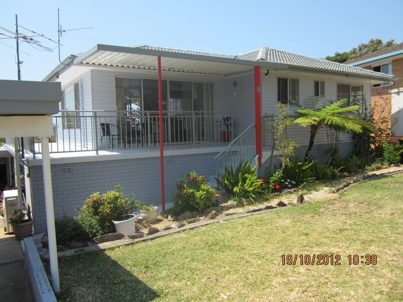 8 Ocean Street, Safety Beach NSW 2456