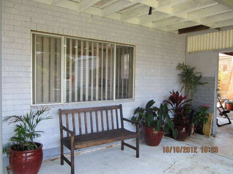 8 Ocean Street, Safety Beach NSW 2456