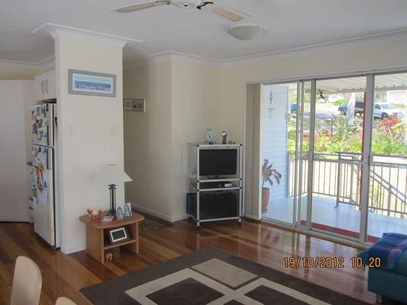 8 Ocean Street, Safety Beach NSW 2456