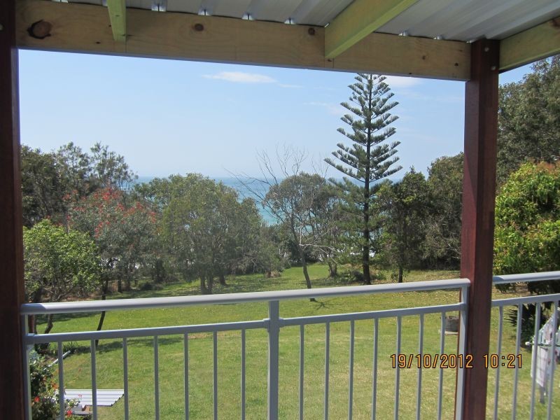 8 Ocean Street, Safety Beach NSW 2456