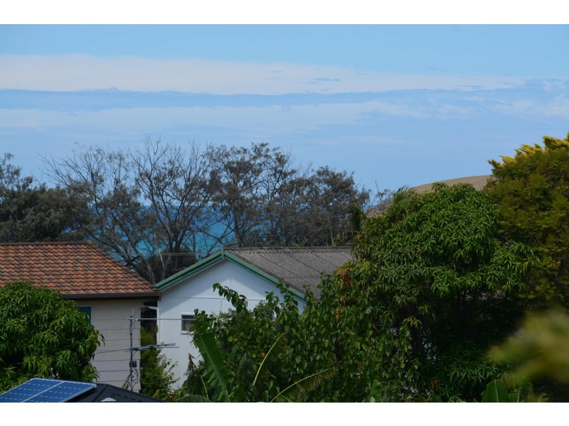 22 Bluegum Avenue, Sandy Beach NSW 2456