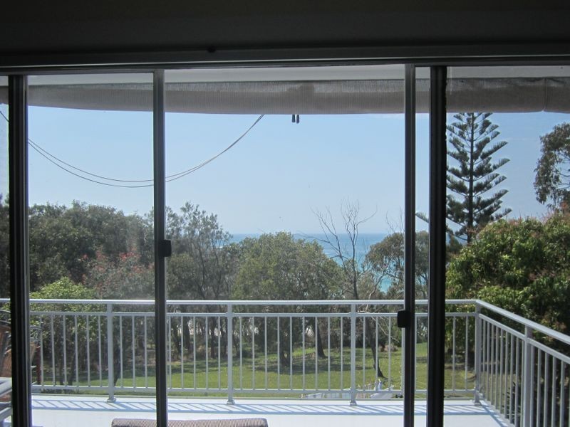 8 Ocean Street, Safety Beach NSW 2456