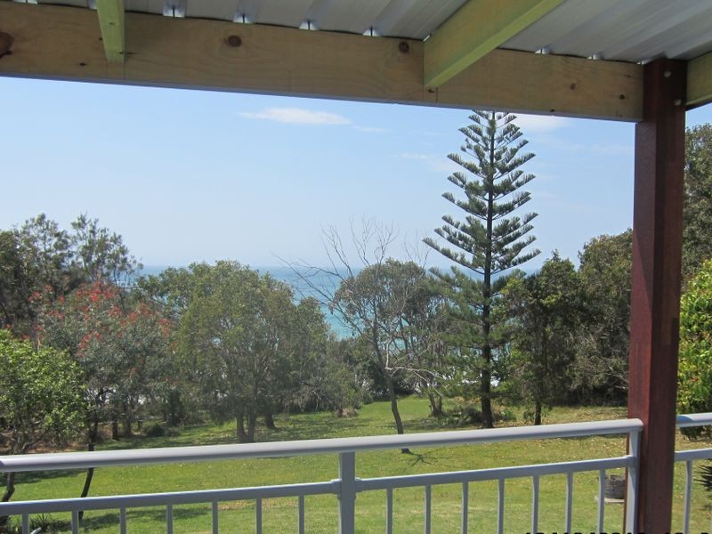 8 Ocean Street, Safety Beach NSW 2456