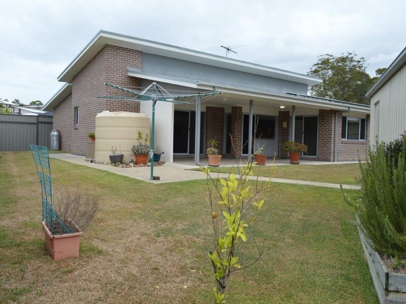 4 Reef Cove, Safety Beach NSW 2456