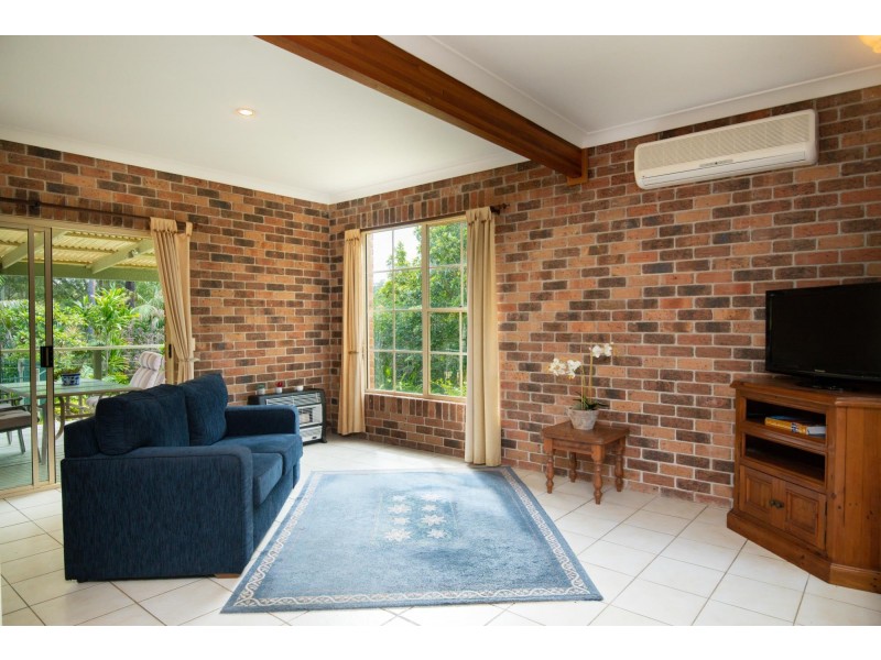 10 Pont Close, Emerald Beach NSW 2456