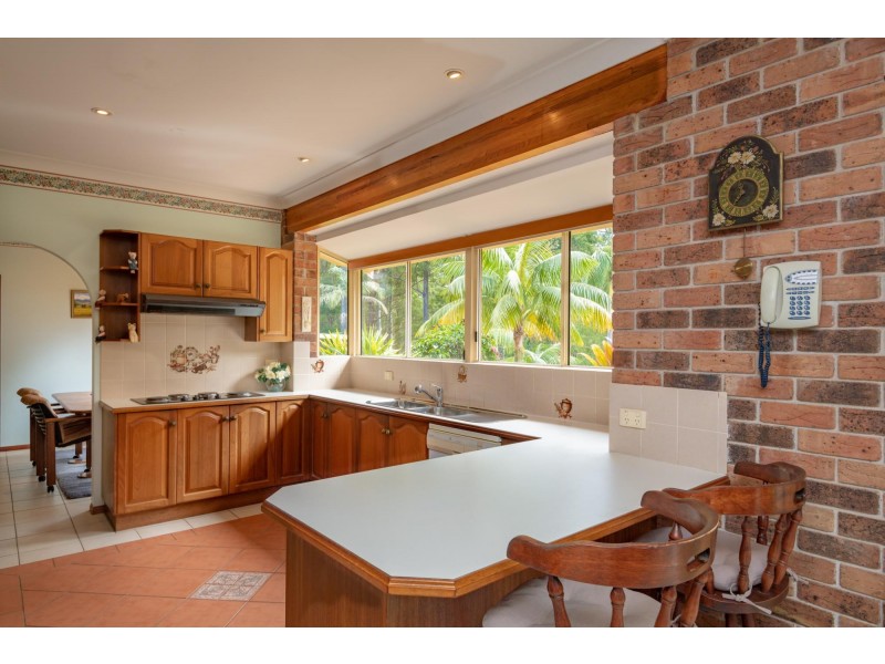 10 Pont Close, Emerald Beach NSW 2456