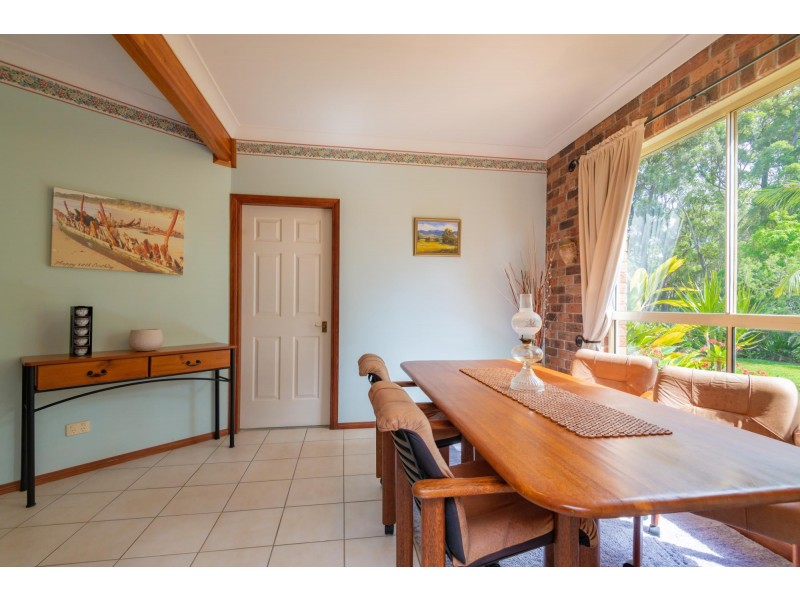10 Pont Close, Emerald Beach NSW 2456