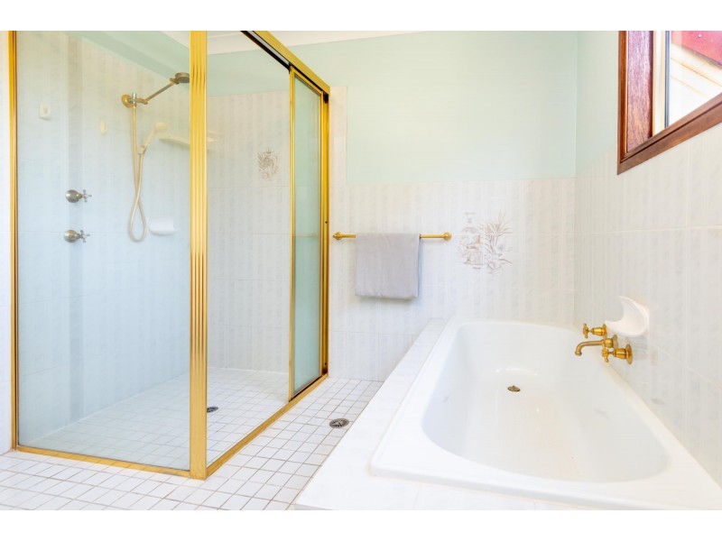 10 Pont Close, Emerald Beach NSW 2456