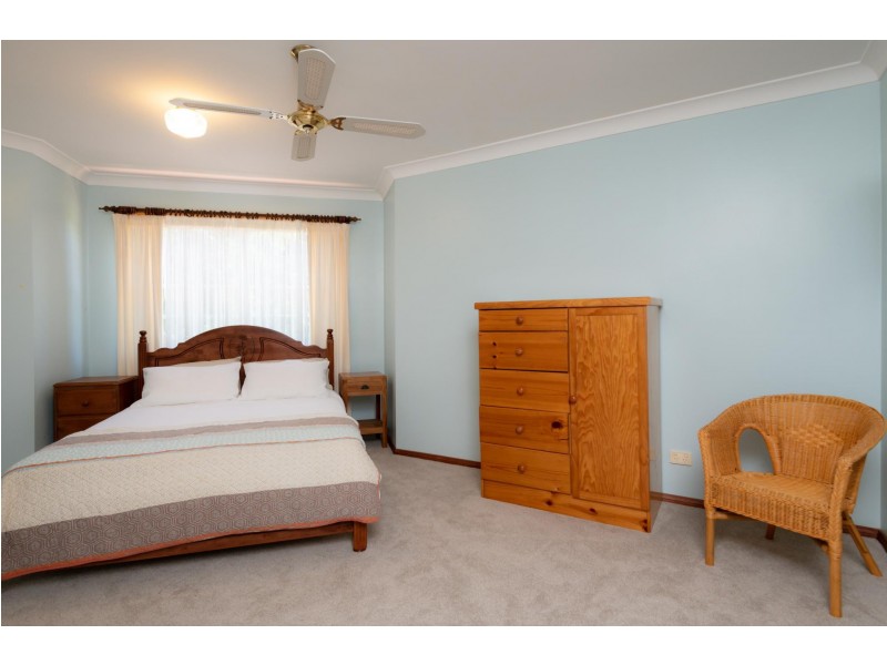 10 Pont Close, Emerald Beach NSW 2456