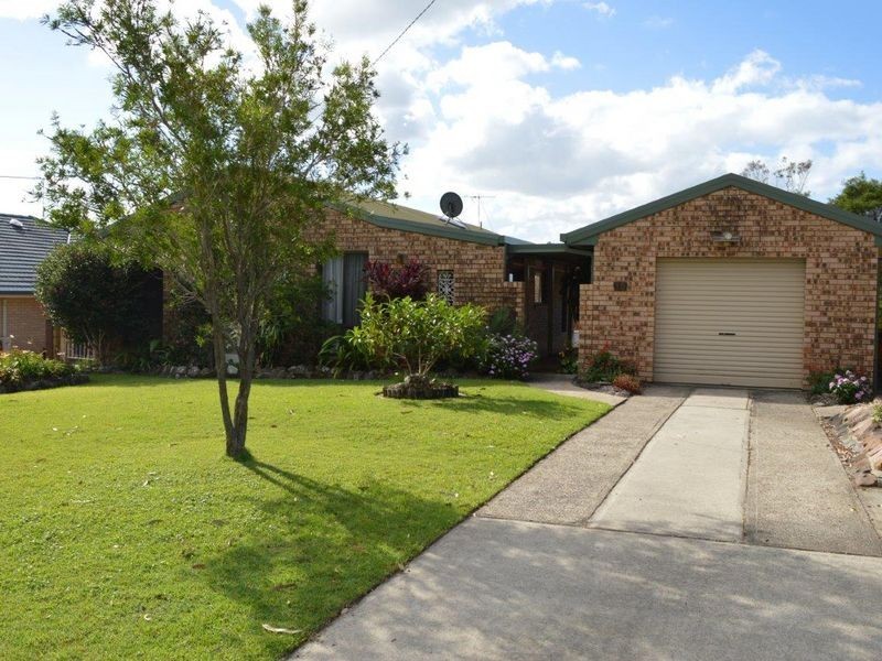 15 Lakeview Avenue, Safety Beach NSW 2456