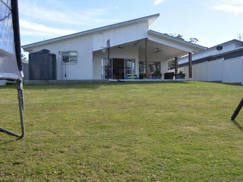 60 Admiralty Drive, Safety Beach NSW 2456