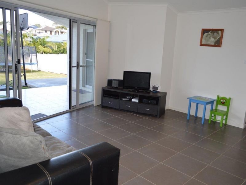 60 Admiralty Drive, Safety Beach NSW 2456