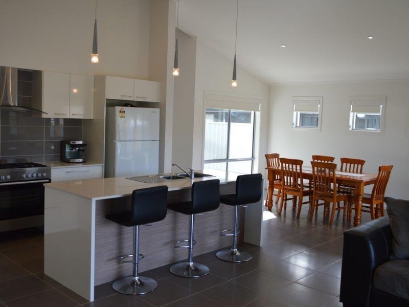 60 Admiralty Drive, Safety Beach NSW 2456