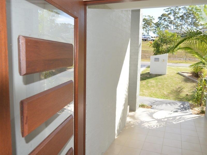 60 Admiralty Drive, Safety Beach NSW 2456