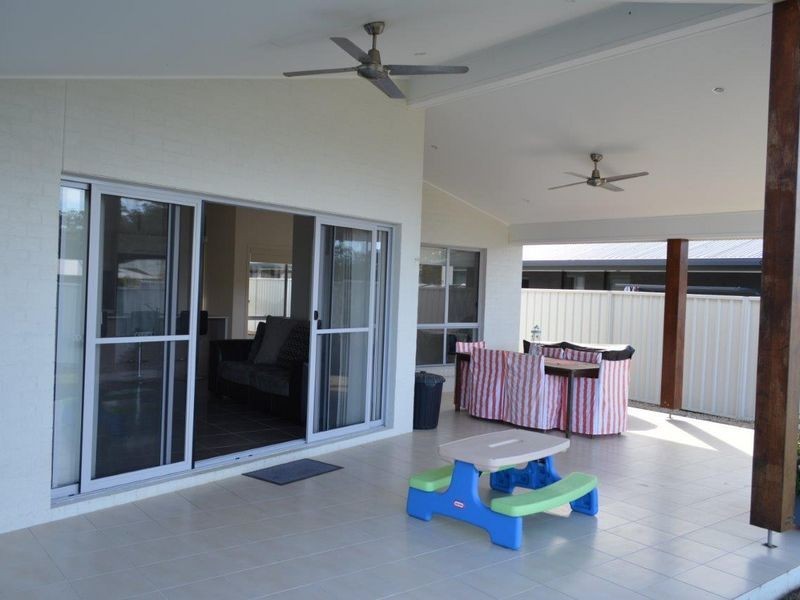 60 Admiralty Drive, Safety Beach NSW 2456