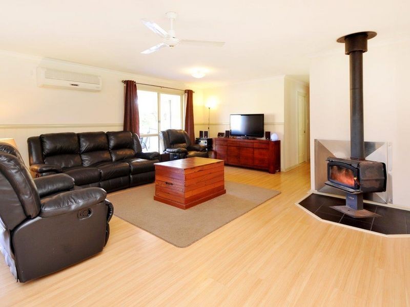 3 Azure Avenue, Emerald Beach NSW 2456