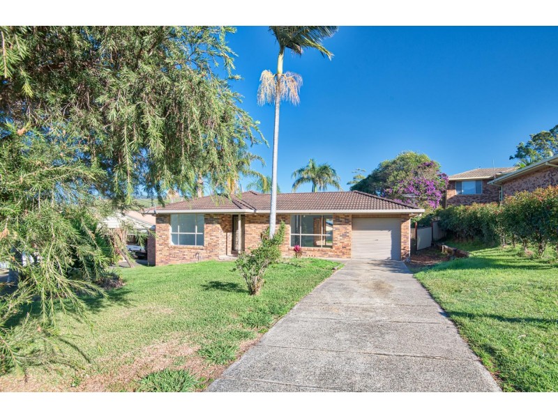 5 McPhee Close, Woolgoolga NSW 2456