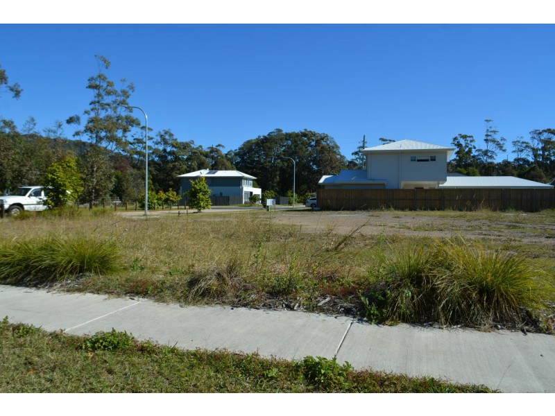 11 Iris Close, Sapphire Beach NSW 2450